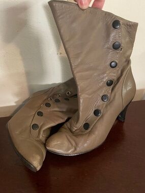 Vintage 9 West Boot Snap up